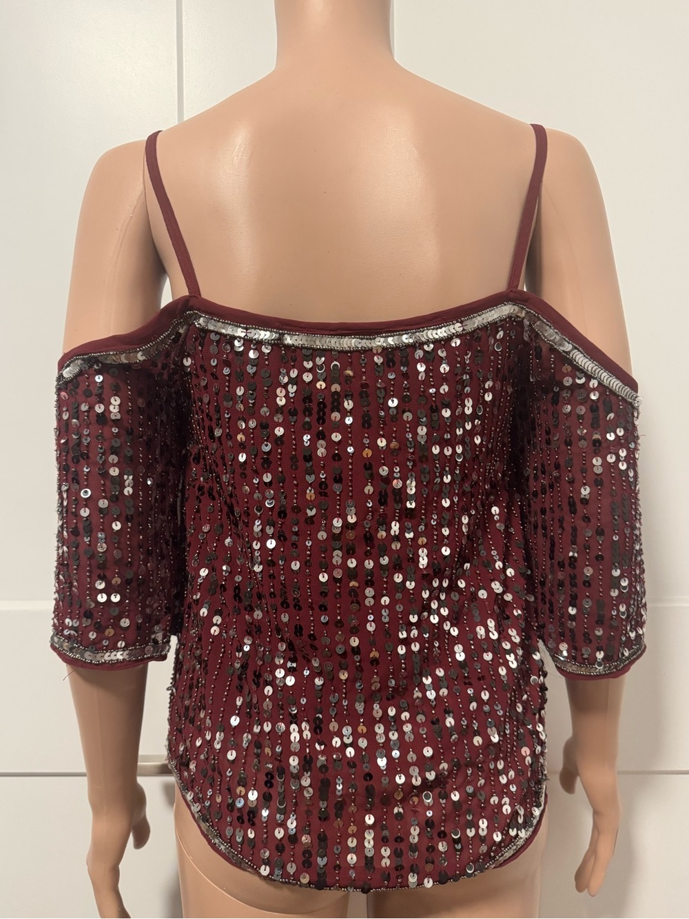 Walter Baker Helena Burgundy Red Silver Black  Sequins Cold-Shoulder Top XS - Picture 4 of 4